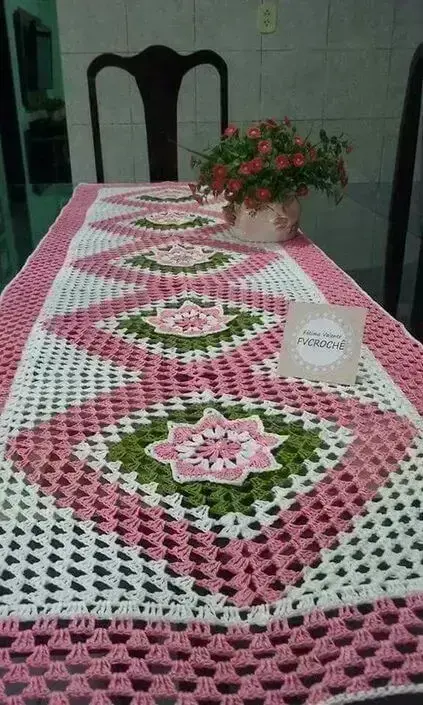 toalha de mesa de crochê - toalha de mesa branca e rosa 