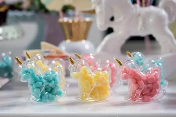Festas de unicórnio miniaturas de plástico para colocar jujubas
