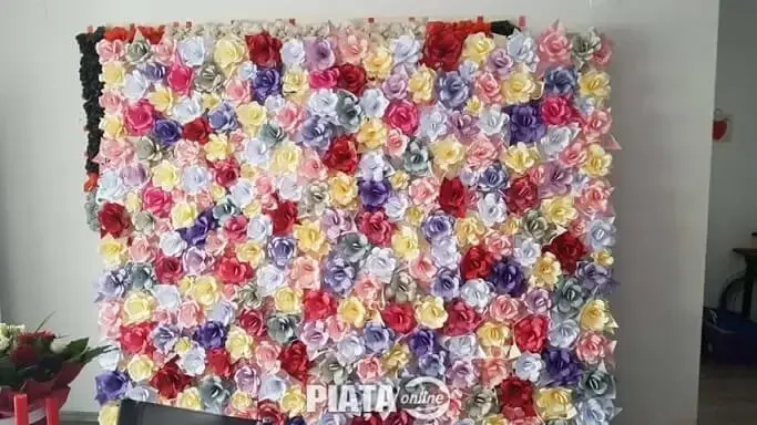 Flores de papel em várias cores