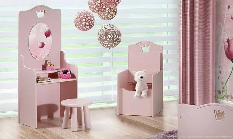 Quarto de bebê menina com móveis rosa Projeto de LojasKD