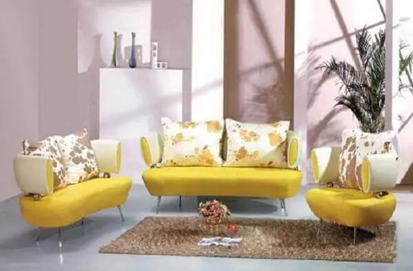 Salas modernas com sofás amarelos