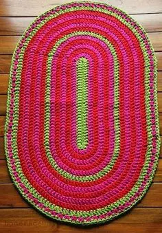 Tapete de crochê oval rosa com verde