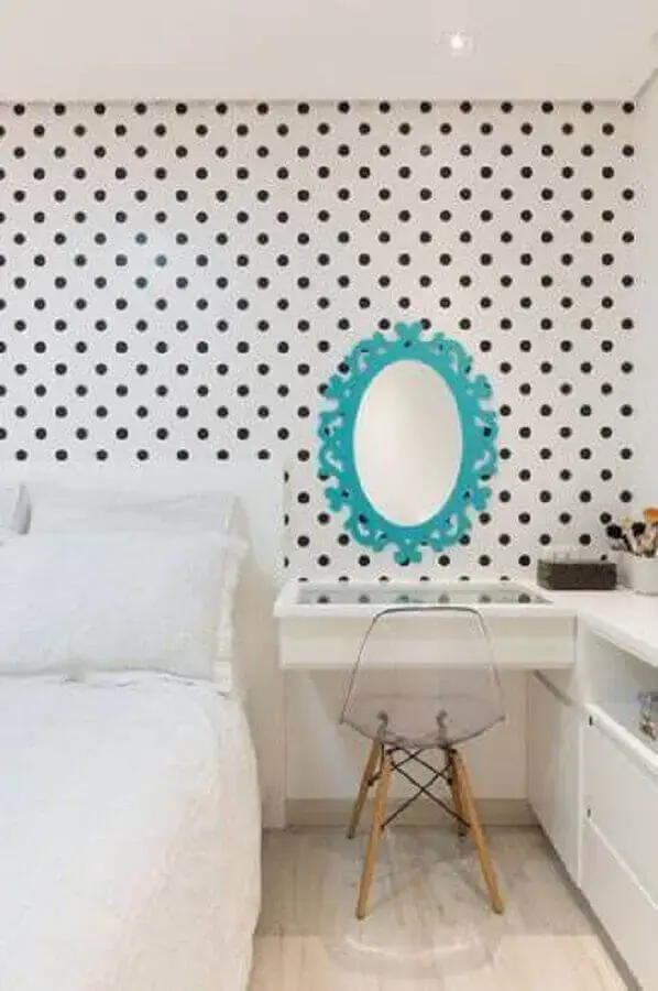 decoração com espelhos decorativos para quarto com moldura provençal azul