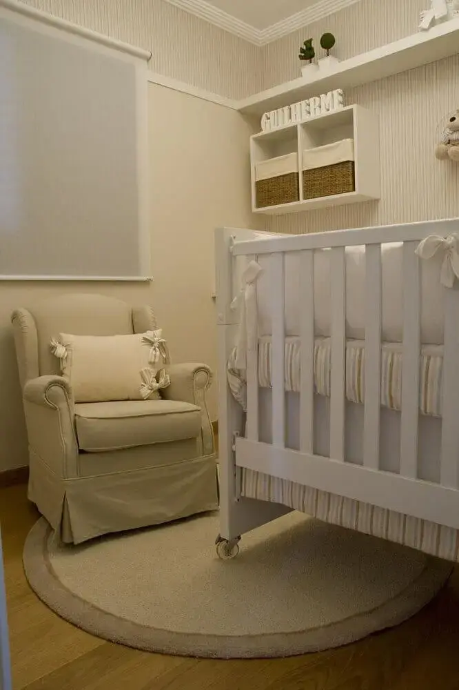 decoração com nichos para quarto de bebê clean