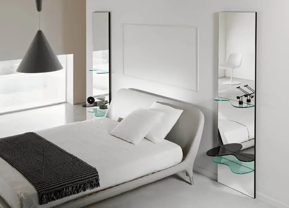 decoração minimalista e moderna com espelho para quarto nas laterais da cama