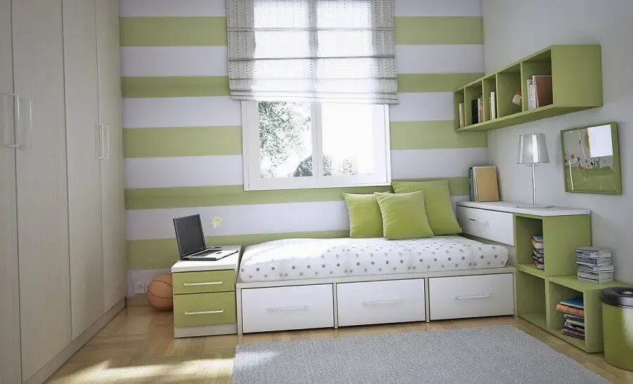 decoração quarto em tons de branco e verde com guarda roupa modulado solteiro