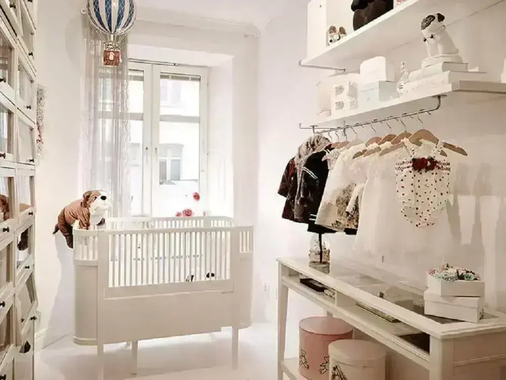 ideias para quarto de bebê decorado com cabideiro