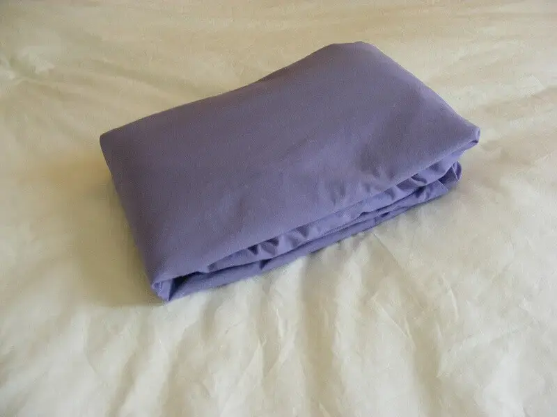 lençol de elástico dobrado