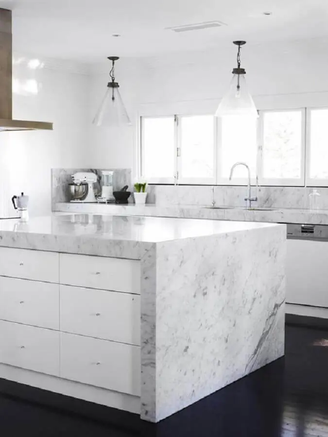 mármore branco carrara para cozinha moderna - Foto Pinterest