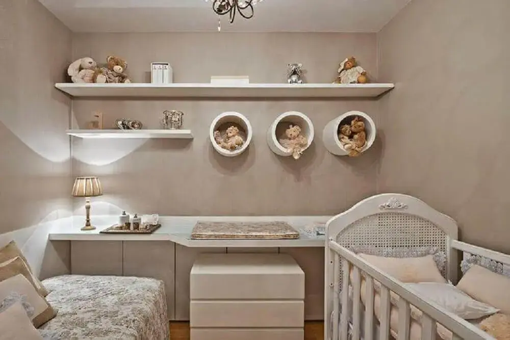 nicho redondo para quarto de bebê decorado em tons neutros
