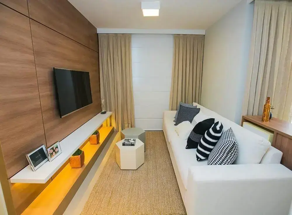 sala de estar moderna com decoração na cor bege claro