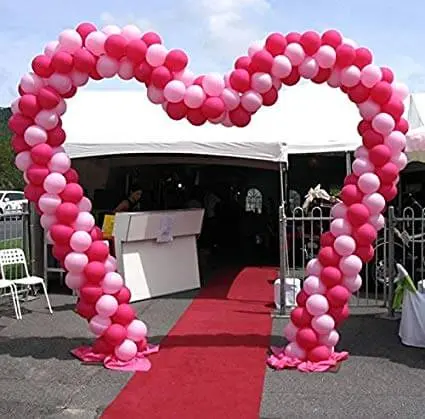 Arco de bexiga em formato de coração rosa e vermelho Foto de Amazon