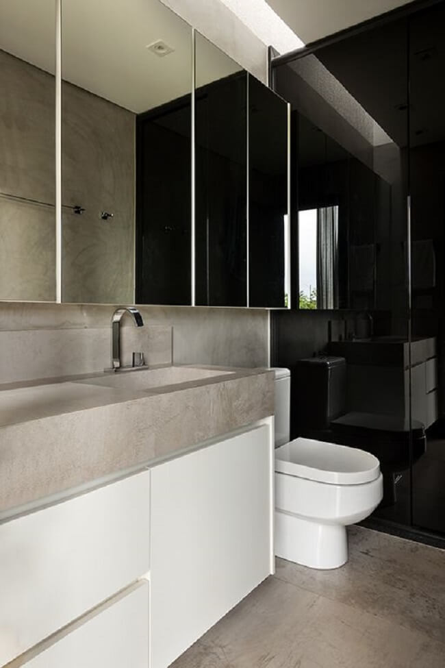 Banheiros modernos com espelheira feita sob medida