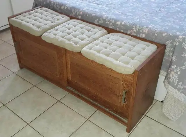 Calçadeira de madeira com almofadas Foto de OLX
