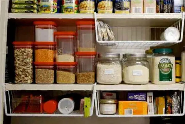 Como organizar armário de cozinha: veja dicas de expert