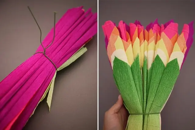 Decoração com papel crepom formando um buquê colorido Foto de OneWed