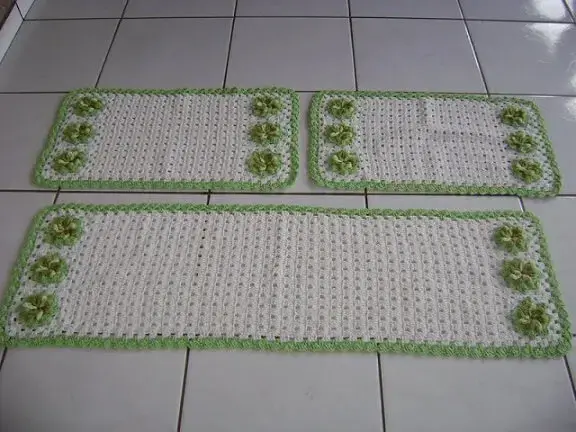 Jogo de tapete de crochê para cozinha com bordas e flores verdes Foto de Ideias Mix