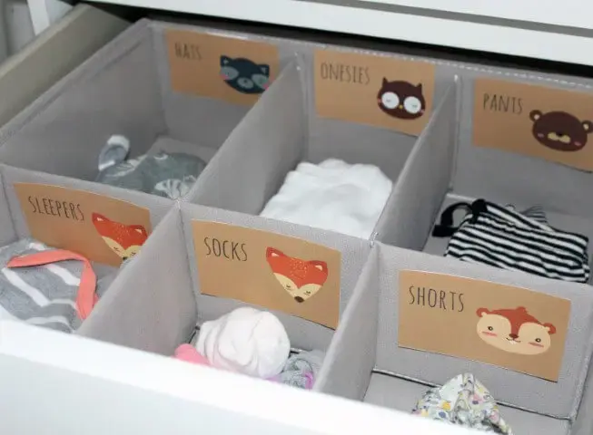 Organizador de gavetas em quarto de bebê