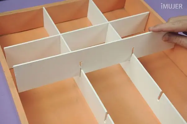 Organizador de gavetas feito de papelão
