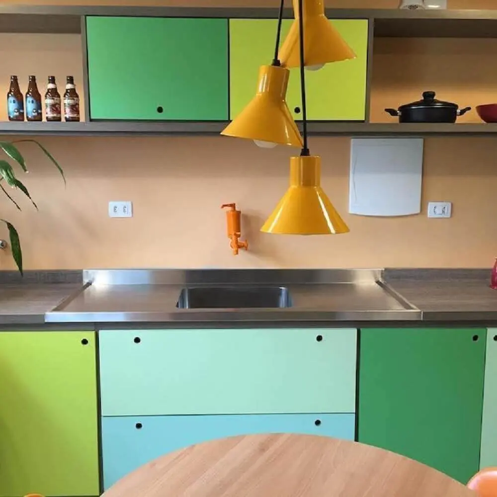 armários coloridos para cozinha retrô 