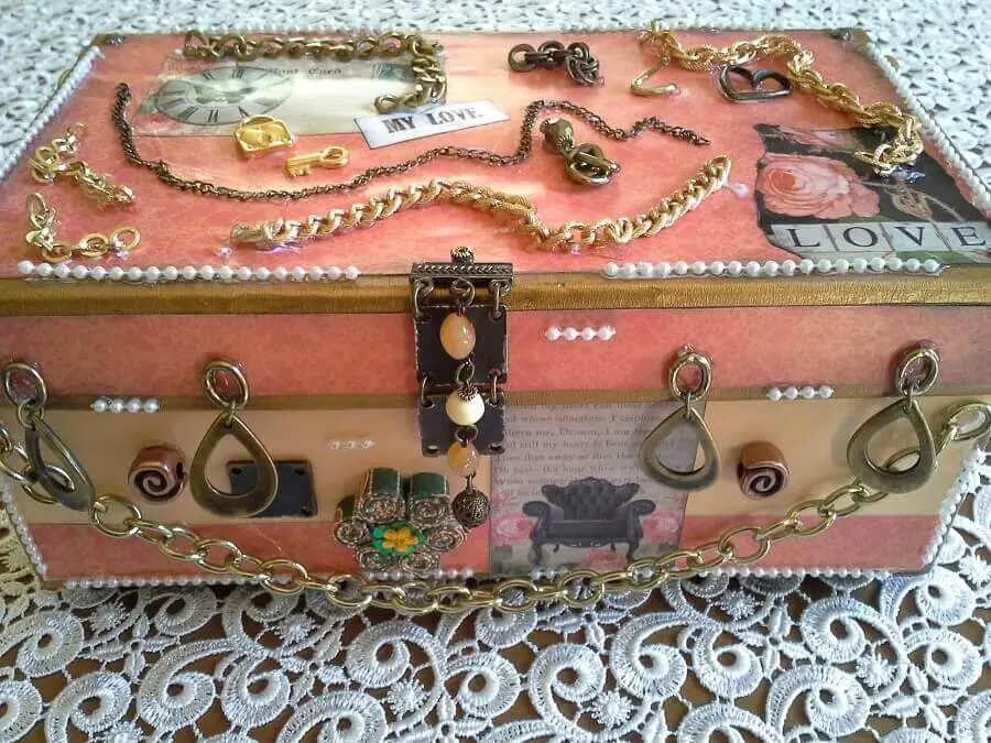 caixa decorativa de madeira com fecho metálico Foto Pinterest