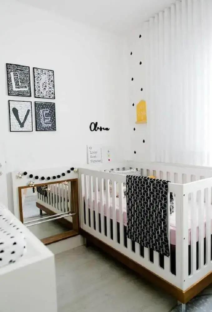 decoração clean para quarto de bebê simples e pequeno Foto Home Decoo
