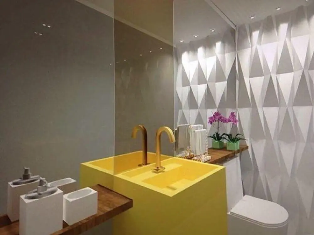 decoração de banheiro com papel de parede e pia esculpida em silestone amarelo Foto Aninha Santiago Interiores
