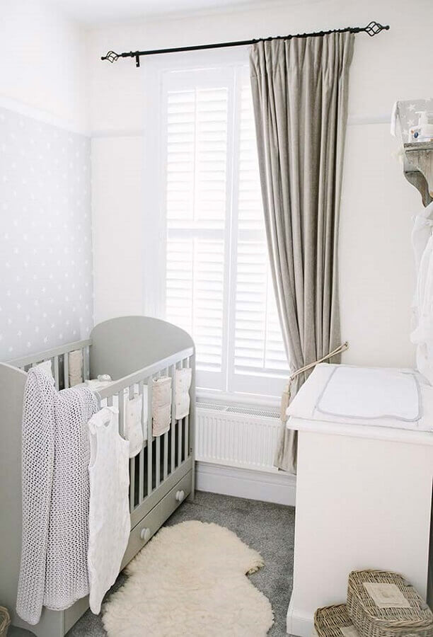decoração de quarto de bebê pequeno branco e cinza Foto Ideias Decor