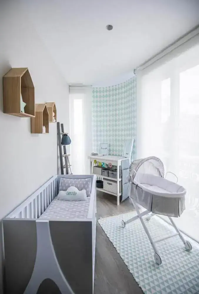 decoração moderna com nichos de madeira para quarto de bebê simples e pequeno Foto Home Decoo