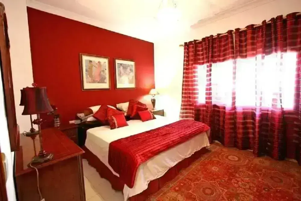 decoração para quarto vermelho de casal