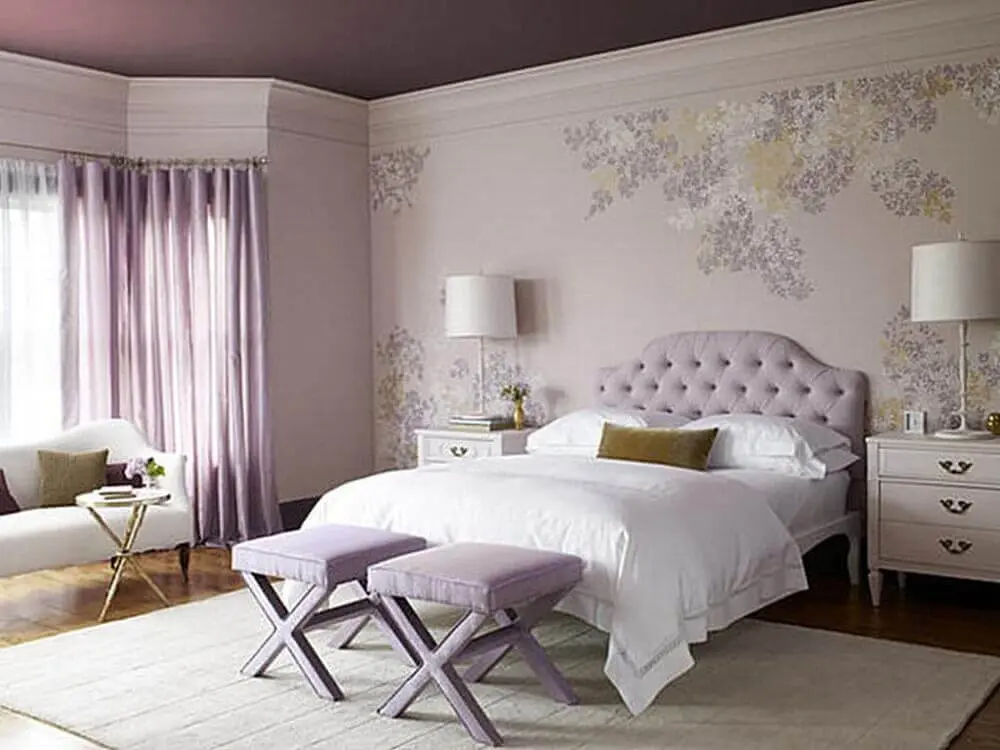 decoração romântica para quarto de casal com papel de parede e cabeceira capitonê- Foto poobqid