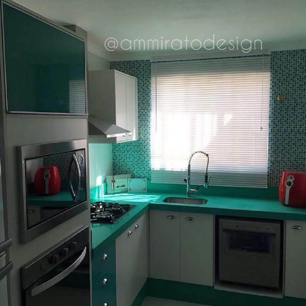 modelo de armário para cozinha com azulejo retrô