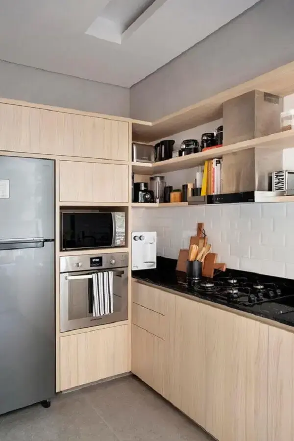 nichos para cozinha com armários de madeira Foto Casa de Valentina