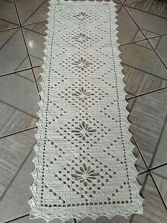 tapete de crochê para cozinha - tapete branco com detalhes 