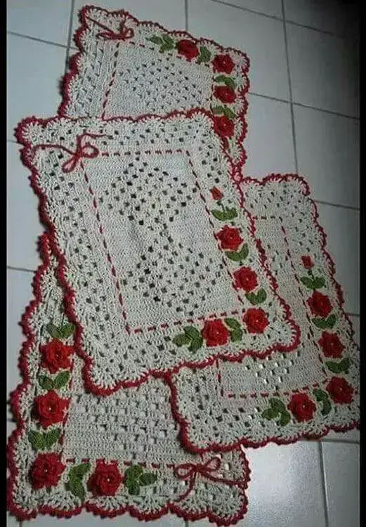 tapete de crochê para cozinha - tapete branco e vermelho 