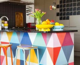 A cozinha colorida traz alegria para a decoração do ambiente. Fonte: Interior Desire