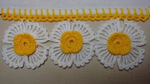 Bico de crochê com flores grandes Foto de Wilma Crochê