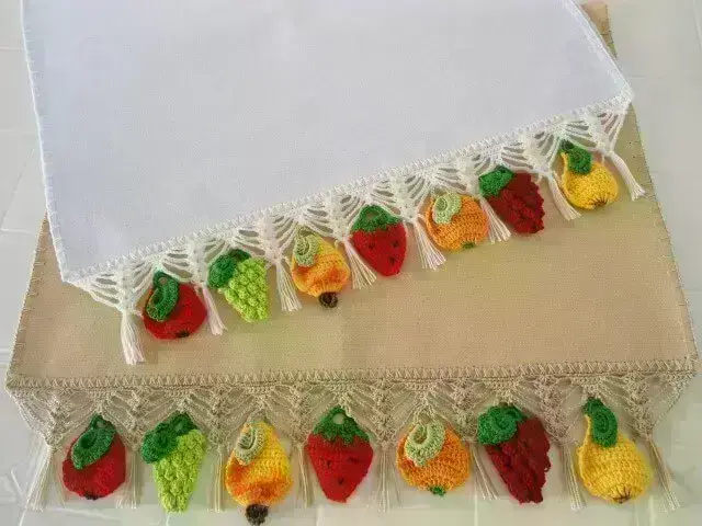 Bico de crochê para pano de prato com frutas de crochê Foto de MS Musical