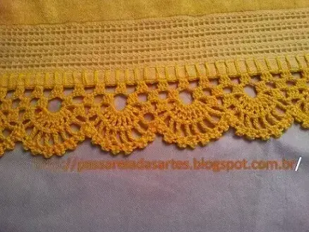 Bico de crochê para toalha amarela Foto de Passarela das Artes