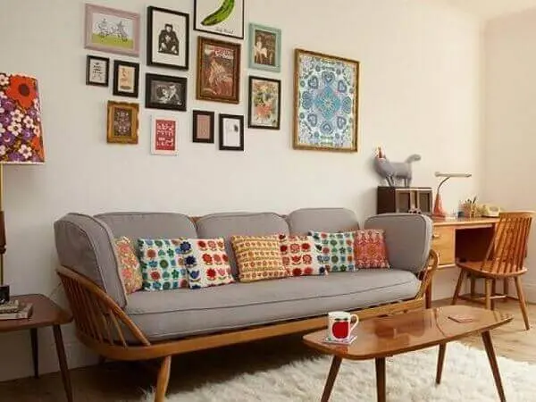 Como decorar uma sala com sofá cinza