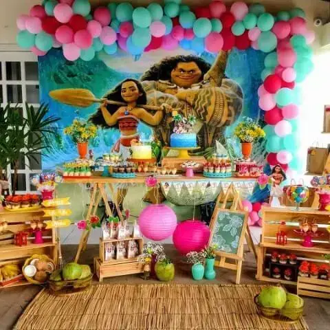 Decoração de festa Moana com painel de pallet Foto de Pinterest