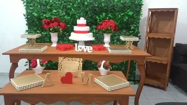 Engagement decoration in rustic style