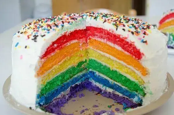 Decoração dia das crianças bolo de arco íris