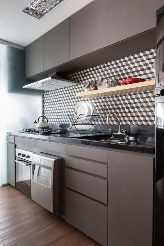 armário de cozinha - cozinha cinza com eletrodomésticos embutidos