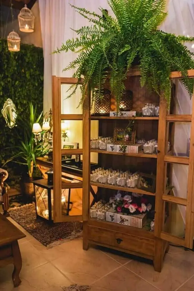 armário de madeira para lembrancinhas de casamento para fazer em casa Foto Pinterest