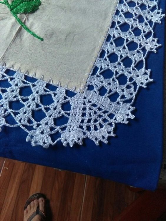 Bico de crochê azul para toalha de mesa