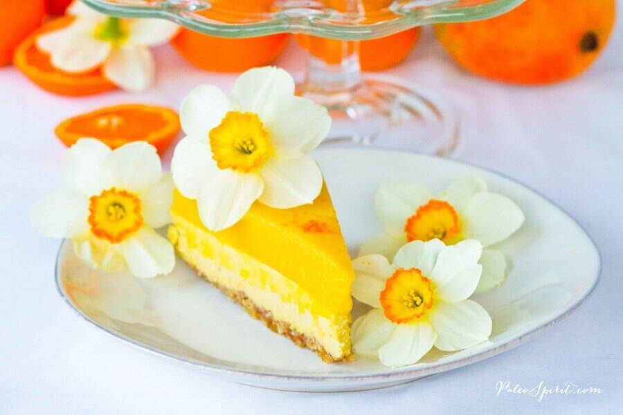 bolo decorado com flores para festa tropical Foto Paleo Spirit