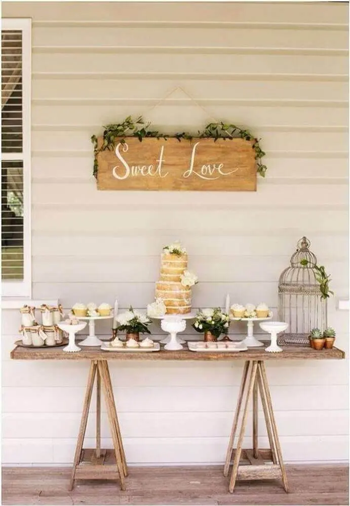 casamento em casa com decoração simples para mesa do bolo Foto Pinterest