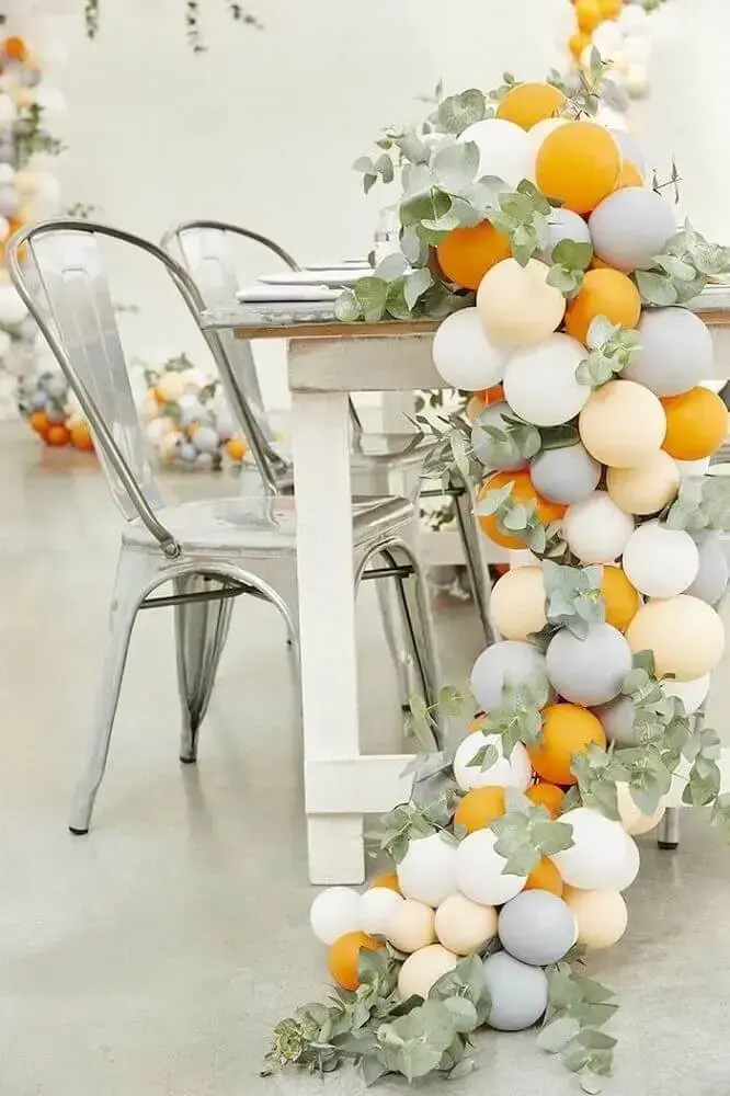 decoração com balões e folhagens para mesa de casamento Foto Flowers Idea Decorations