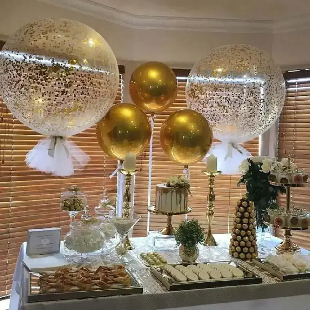 decoração com balões para festa de casamento em tons de dourado Foto Pinterest